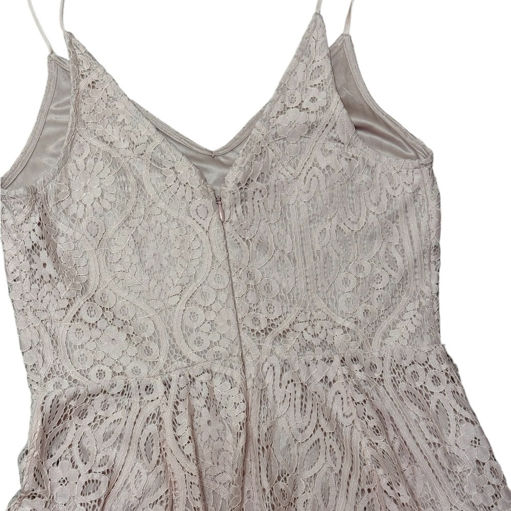 Express Lace Dress in light pink - Picture 4 of 7